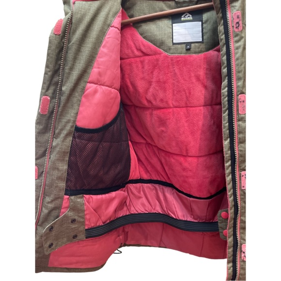 Black mountain girls size 14 winter jacket in EUC - Picture 3 of 6